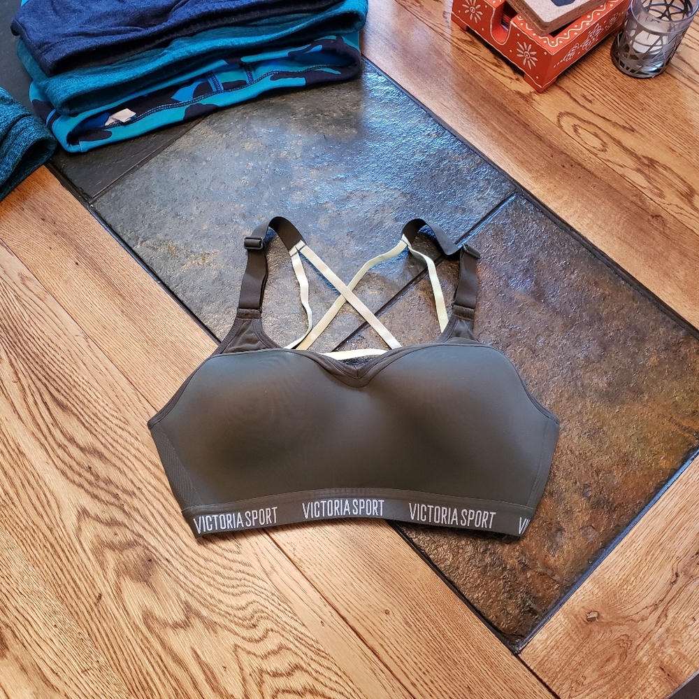Victoria Secret Incredible Max Sports Bra - Olive